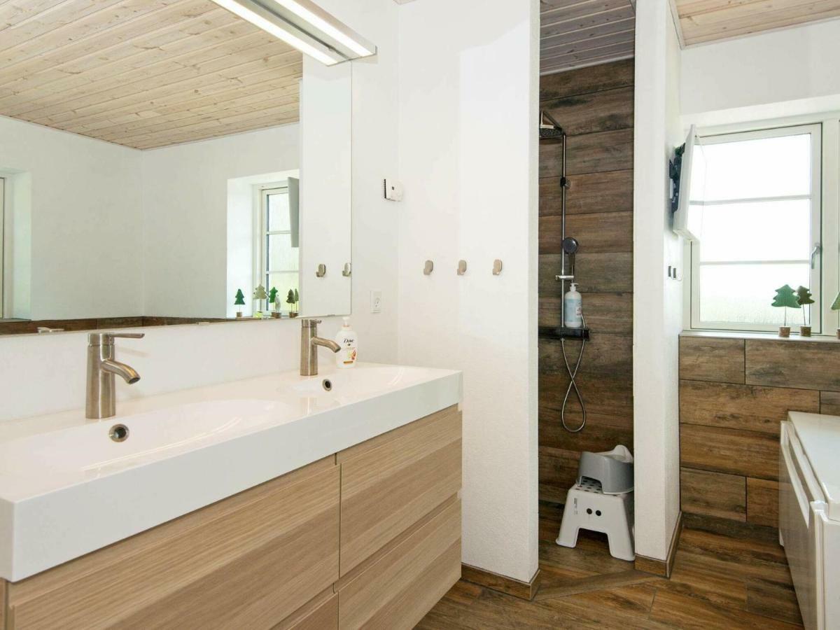 10 Person Holiday Home In Glesborg Buitenkant foto