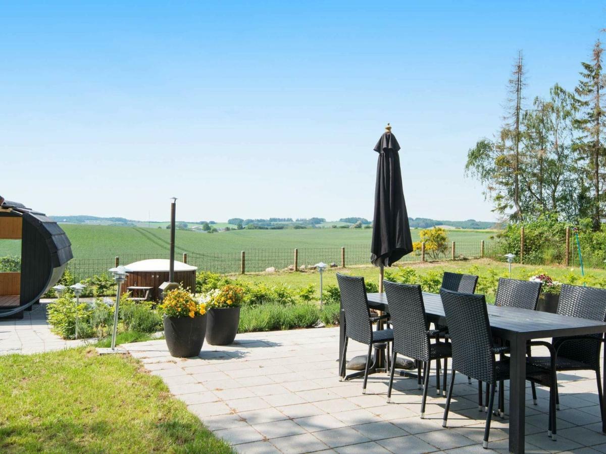 10 Person Holiday Home In Glesborg Buitenkant foto