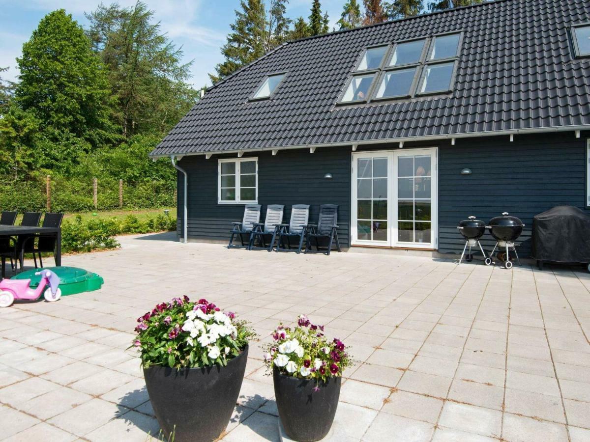10 Person Holiday Home In Glesborg Buitenkant foto